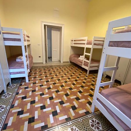 Hostel A I R H1O Neapol Zewnętrze zdjęcie