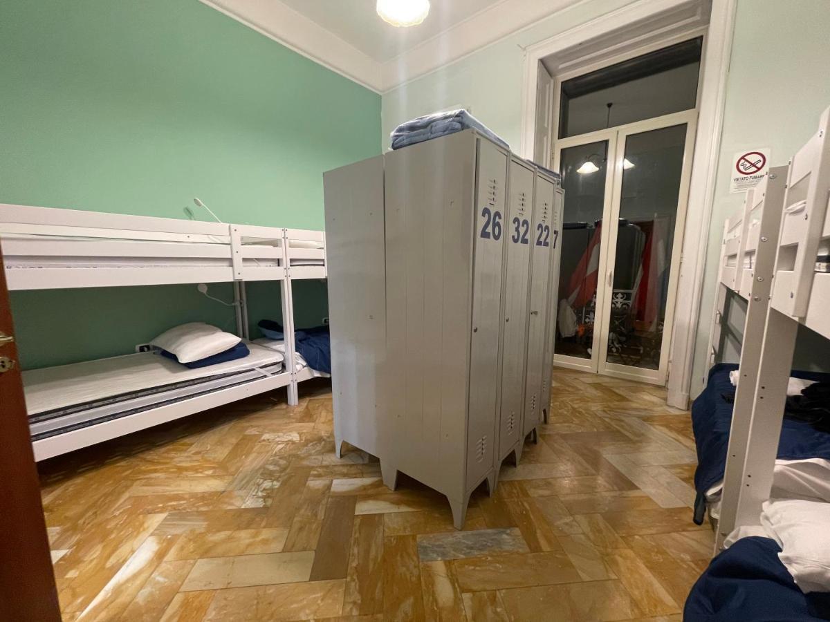 Hostel A I R H1O Neapol Zewnętrze zdjęcie