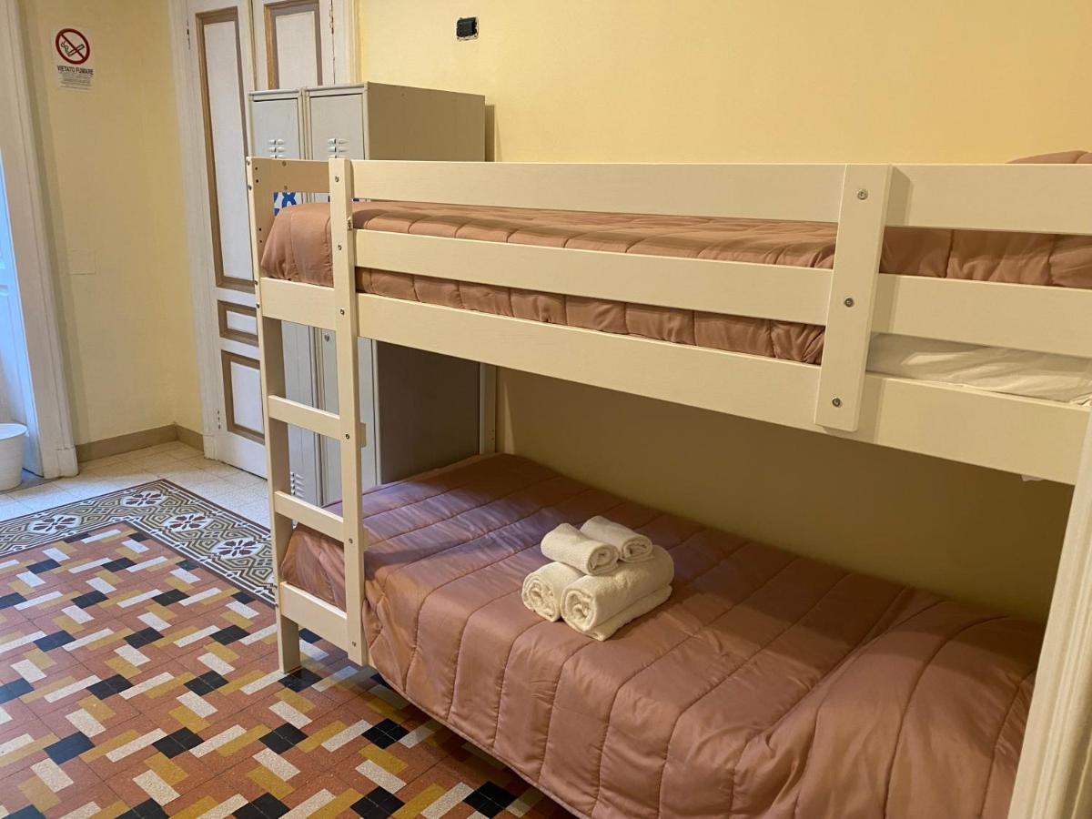 Hostel A I R H1O Neapol Zewnętrze zdjęcie